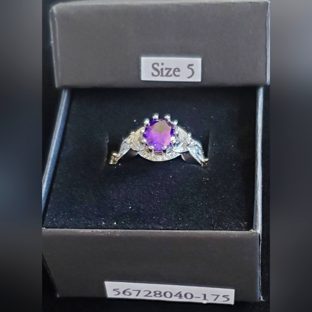 New Silvertone   2.5 Ct. OVAL AMETHYST RING